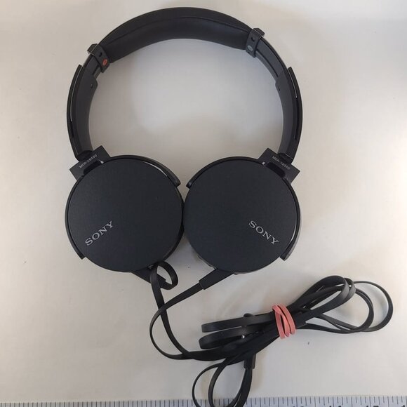 Sony MDR-XB550AP Wired Extra Bass On-Ear Studio Stereo Headphones With Mic Black - Picture 1 of 8